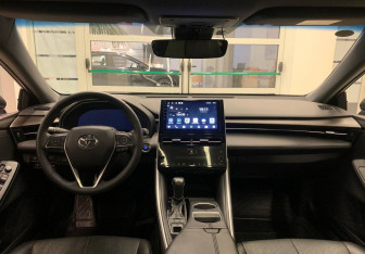 Подержанный автомобиль Toyota Avalon 2022 года (9 фото)
