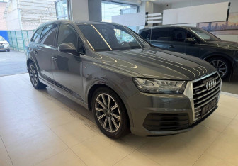 Подержанный автомобиль Audi Q7 2016 года (3 фото)