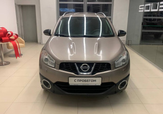 Подержанный автомобиль Nissan Qashqai+2 2010 года (2 фото)