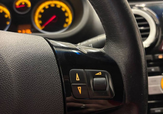 Подержанный автомобиль Opel Corsa 2010 года (20 фото)