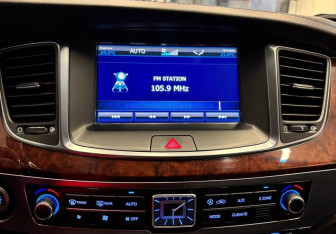 Подержанный автомобиль Hyundai Equus 2013 года (12 фото)