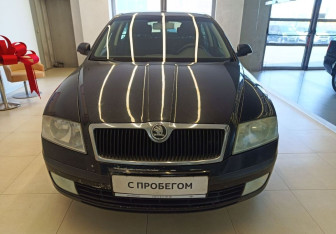 Подержанный автомобиль Skoda Octavia Liftback 2006 года (2 фото)