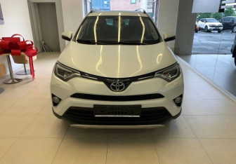 Подержанный автомобиль Toyota RAV4 2018 года (2 фото)