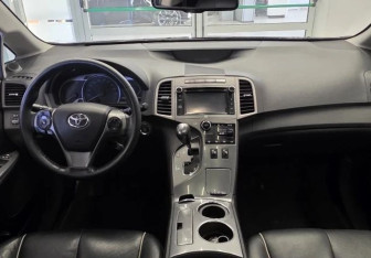 Подержанный автомобиль Toyota Venza 2014 года (11 фото)