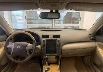 Подержанный автомобиль Toyota Camry Sedan 2007 года (11 фото)