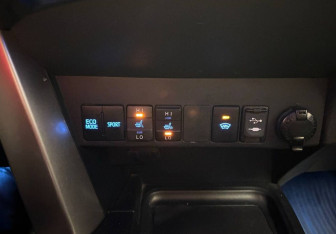 Подержанный автомобиль Toyota RAV4 2018 года (21 фото)