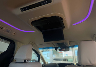 Подержанный автомобиль Toyota Alphard 2018 года (21 фото)