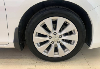 Подержанный автомобиль Honda Accord Sedan 2013 года (15 фото)