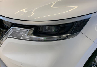 Подержанный автомобиль Kia Carnival 2021 года (14 фото)