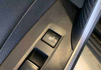 Подержанный автомобиль Toyota RAV4 2021 года (17 фото)