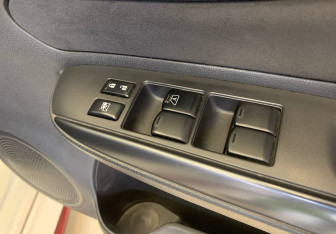 Подержанный автомобиль Nissan Note 2015 года (16 фото)