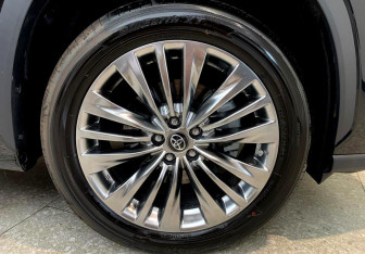 Новый Toyota Highlander 2024 (8 фото)