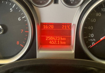 Подержанный автомобиль Ford Focus Hatchback 2008 года (11 фото)