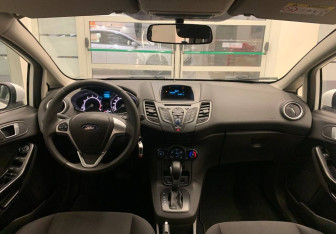 Подержанный автомобиль Ford Fiesta Sedan 2016 года (12 фото)