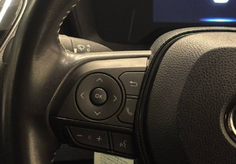 Подержанный автомобиль Toyota Corolla Wagon 2019 года (19 фото)