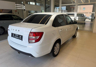 Подержанный автомобиль LADA (ВАЗ) Granta Sedan 2023 года (4 фото)