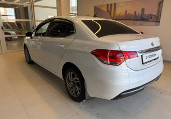Подержанный автомобиль Citroen C4 Sedan 2014 года (6 фото)