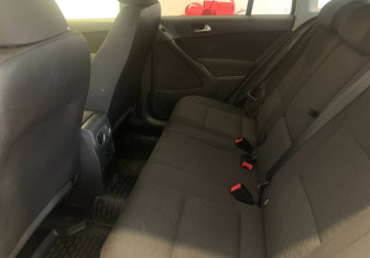 Подержанный автомобиль Volkswagen Tiguan 2012 года (19 фото)