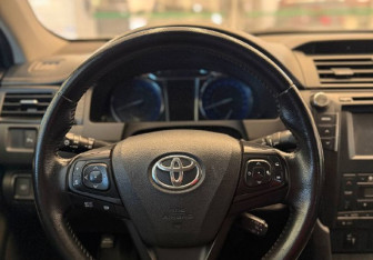 Подержанный автомобиль Toyota Camry Sedan 2015 года (8 фото)