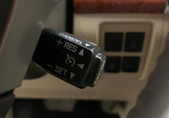 Подержанный автомобиль Toyota Land Cruiser Suv 2013 года (25 фото)