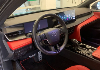 Подержанный автомобиль Toyota Camry Sedan 2024 года (13 фото)