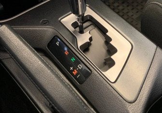 Подержанный автомобиль Toyota RAV4 2018 года (20 фото)