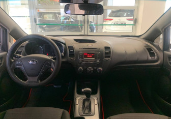 Подержанный автомобиль Kia Cerato Sedan 2015 года (11 фото)