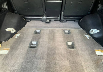 Подержанный автомобиль Toyota Land Cruiser Suv 2014 года (7 фото)