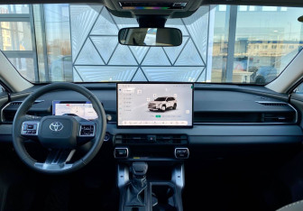 Новый Toyota RAV4 2025 (16 фото)