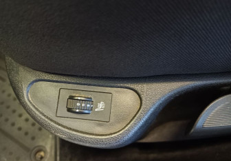 Подержанный автомобиль Peugeot 308 Hatchback 2011 года (19 фото)