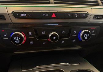 Подержанный автомобиль Audi Q7 2016 года (14 фото)