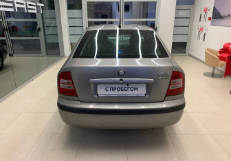 Подержанный автомобиль Skoda Octavia Liftback 2008 года (5 фото)