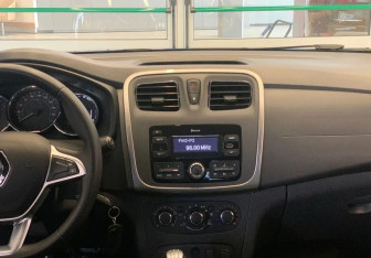 Подержанный автомобиль Renault Sandero 2021 года (12 фото)