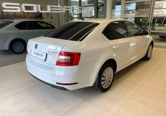 Подержанный автомобиль Skoda Octavia Liftback 2017 года (4 фото)