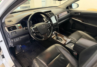 Подержанный автомобиль Toyota Camry Sedan 2018 года (13 фото)