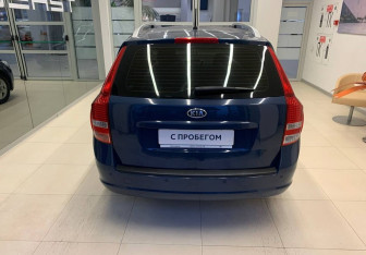 Подержанный автомобиль Kia Ceed Wagon 2011 года (5 фото)