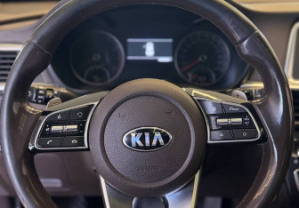 Подержанный автомобиль Kia Optima Sedan 2019 года (24 фото)