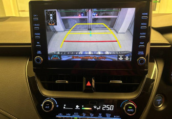 Подержанный автомобиль Toyota Corolla Wagon 2019 года (22 фото)