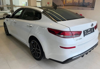 Подержанный автомобиль Kia Optima Sedan 2019 года (6 фото)