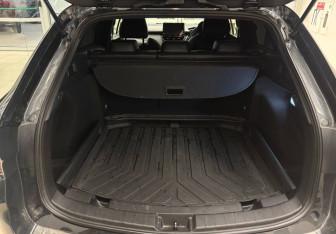 Подержанный автомобиль Toyota Corolla Wagon 2019 года (8 фото)