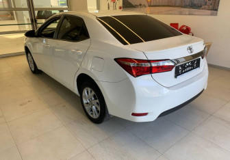 Подержанный автомобиль Toyota Corolla Sedan 2016 года (6 фото)