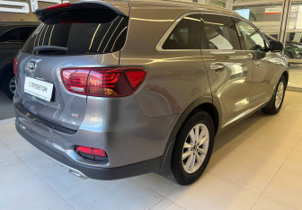 Подержанный автомобиль Kia Sorento 2018 года (4 фото)