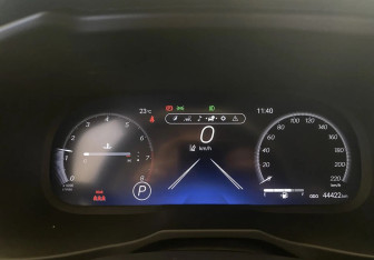 Подержанный автомобиль Toyota RAV4 2023 года (10 фото)