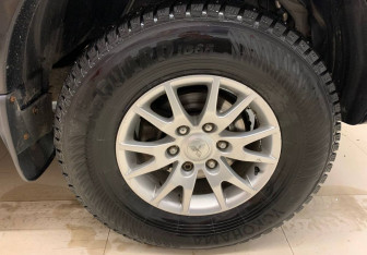 Подержанный автомобиль Mitsubishi Pajero Sport 2013 года (16 фото)