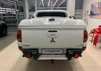 Подержанный автомобиль Mitsubishi L200 2014 года (5 фото)