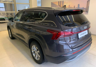 Подержанный автомобиль Hyundai Santa Fe 2021 года (6 фото)