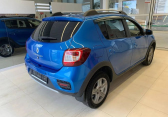 Подержанный автомобиль Renault Sandero 2021 года (4 фото)