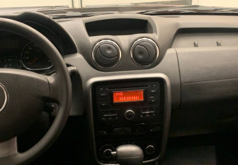 Подержанный автомобиль Renault Duster 2012 года (13 фото)