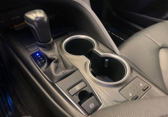 Подержанный автомобиль Toyota Camry Sedan 2022 года (22 фото)