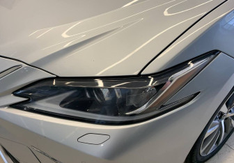 Подержанный автомобиль Lexus ES 2018 года (14 фото)
